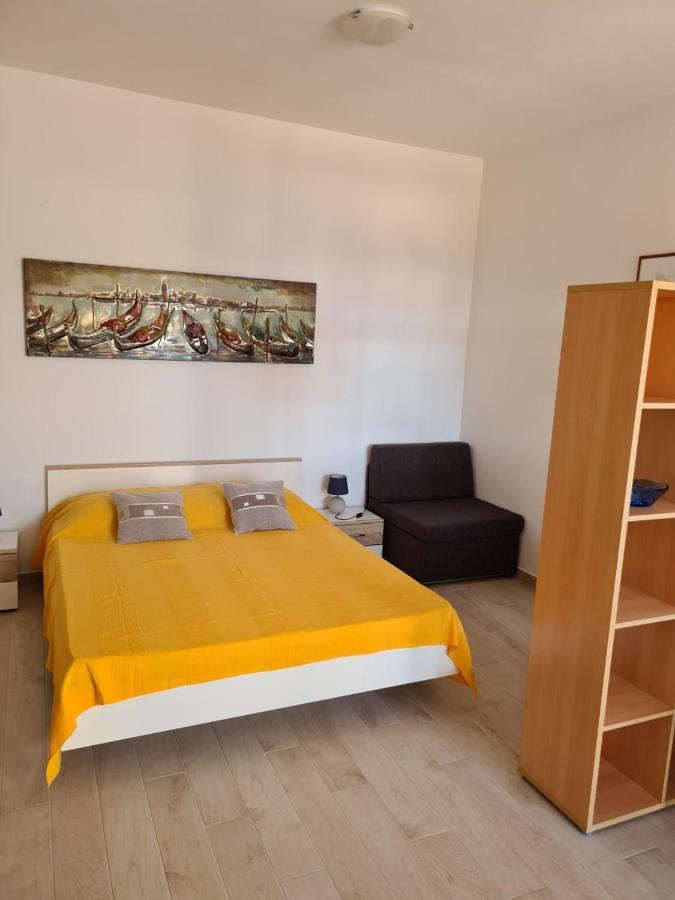 Guest House Jelsa Єлса Екстер'єр фото