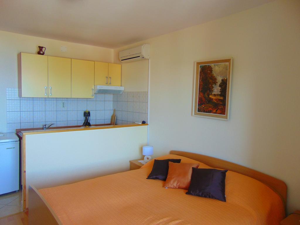 Guest House Jelsa Єлса Екстер'єр фото