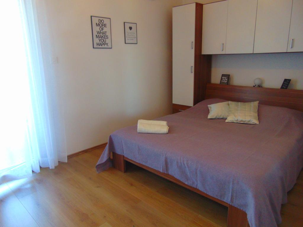 Guest House Jelsa Єлса Екстер'єр фото