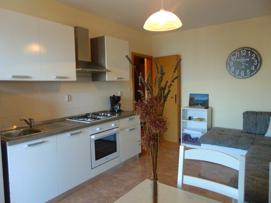 Guest House Jelsa Єлса Екстер'єр фото
